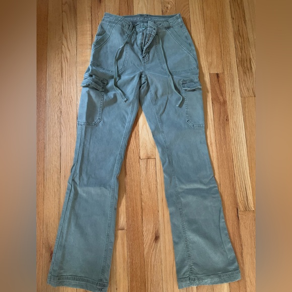 American Eagle Outfitters Pants - American Eagle Outfitters women’s Olive Cargo pants